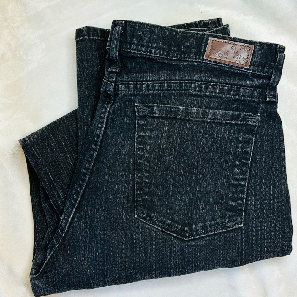 Lee Classic Fit Straight Leg Size 10 Short